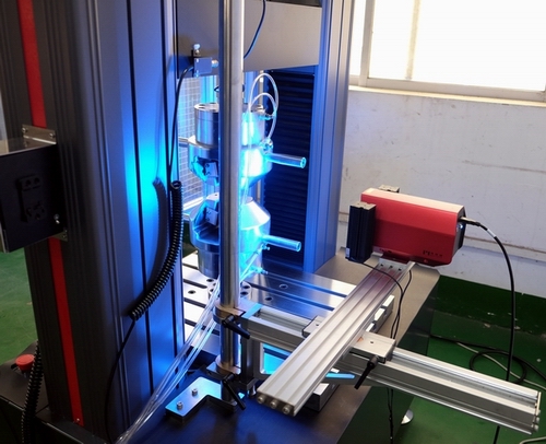 三思泰捷試驗(yàn)機(jī)加配視頻引伸計(jì)2 223.jpg